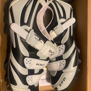 Shimano spin shoes with cleats